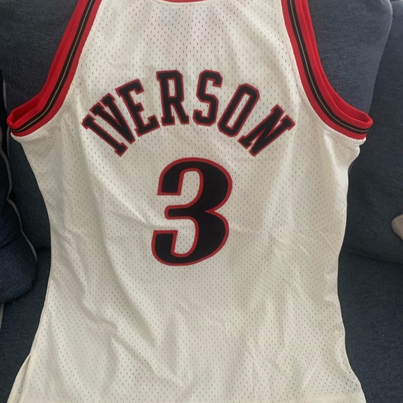 76ers Iverson Mitchell and Ness size Large Chain stitched Legend series BNWT - Picture 2 of 3